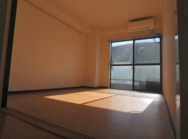 物件内観写真3　(明るい洋室！)