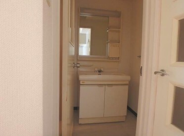 物件内観写真7　(嬉しい独立洗面台付き。)