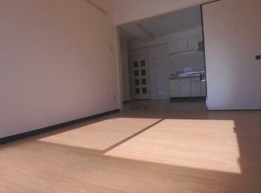 物件内観写真9　(きれいなフローリング。)