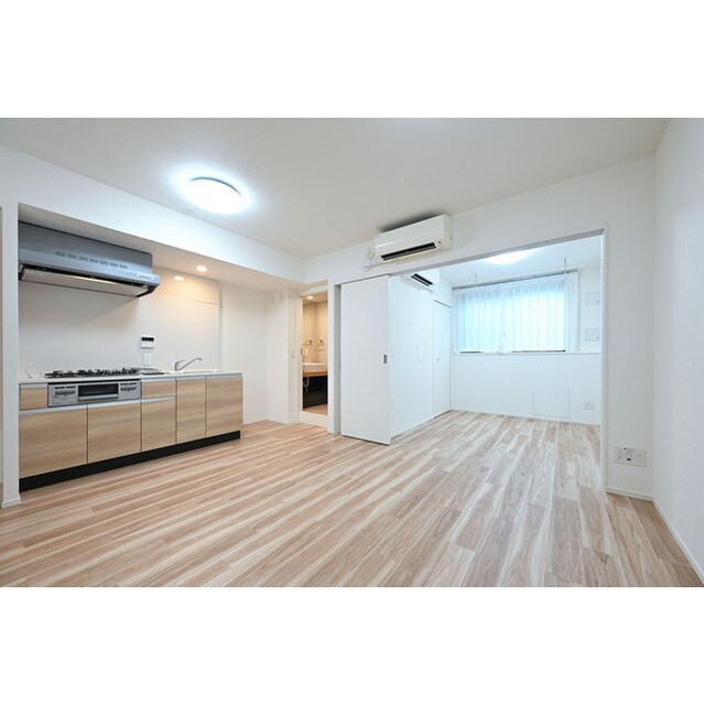 物件内観写真3　(9.2帖のきれいなLDK。)