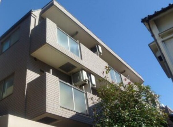 外観(鉄筋コンクリート造のがっちりとした建物。)
