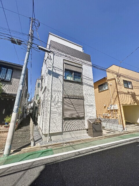 物件外観写真1　(綺麗な外観。)