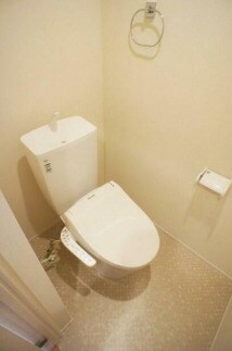 物件内観写真6　(温水洗浄便座。)