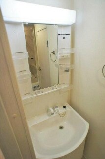 物件内観写真7　(嬉しい独立洗面台付き。)