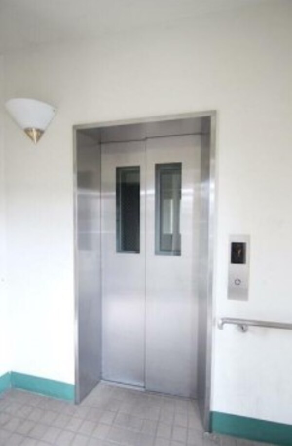 建物設備(エレベーター完備)