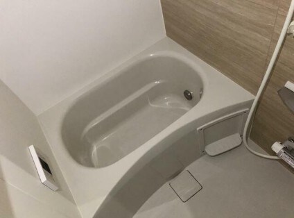 物件内観写真4　(追い焚き機能、浴室乾燥機付きバス。)