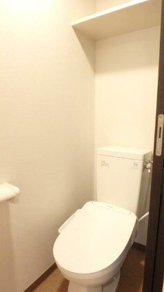 物件内観写真6　(温水洗浄便座。)