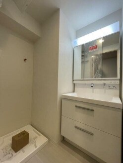 物件内観写真7　(嬉しい独立洗面台付き。)