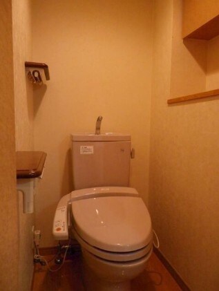 物件内観写真6　(温水洗浄便座。)