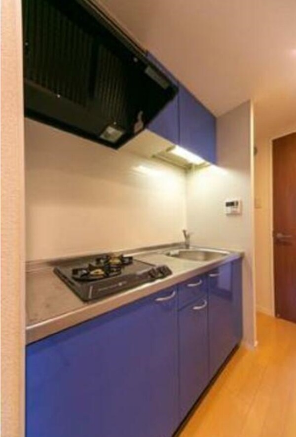 キッチン(2口コンロのシステムキッチン。)