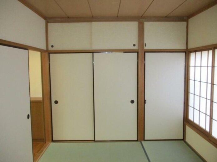 物件内観写真10　(6帖の和室。)