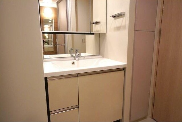 物件内観写真7　(嬉しい独立洗面台付き。)