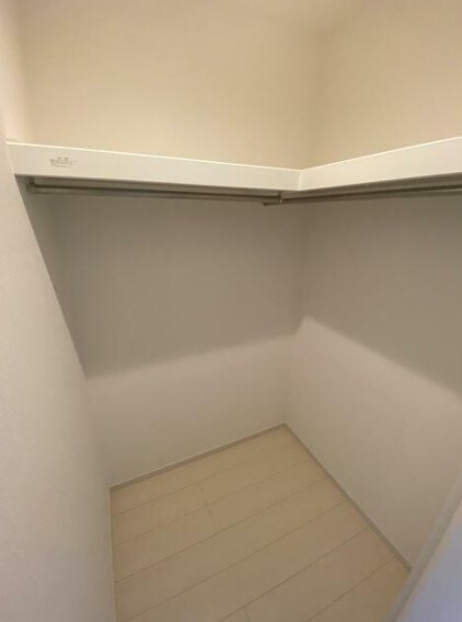 物件内観写真12　(ウォークインクローゼット！)