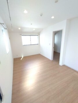 物件内観写真3　(11.6帖のきれいなLDK。)