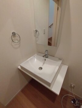 物件内観写真7　(嬉しい独立洗面台付き。)