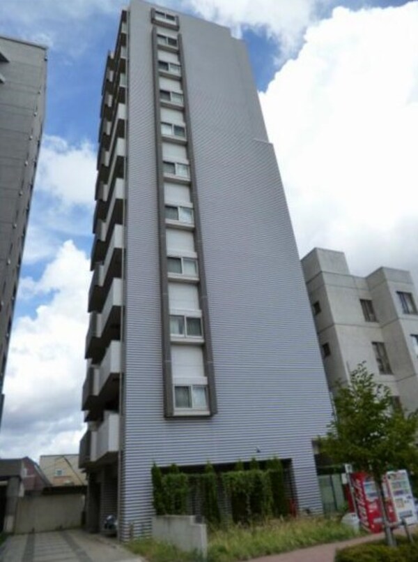 外観(鉄筋コンクリート造のがっしりした建物。)