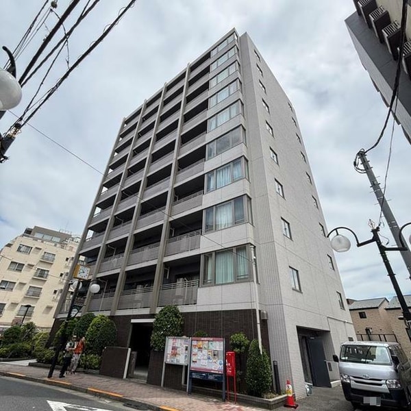 外観(鉄筋コンクリート造のがっちりとした建物。)
