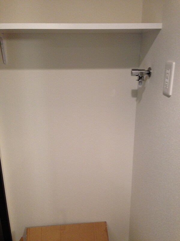 建物設備(室内洗濯機置き場。)