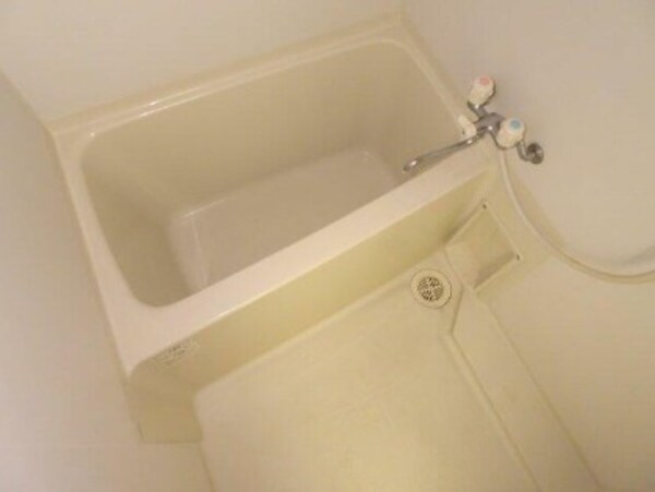 浴室(浴室乾燥機付きバス。)