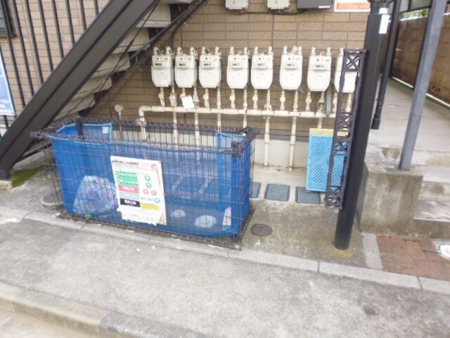 建物設備(敷地内ごみ置き場。)