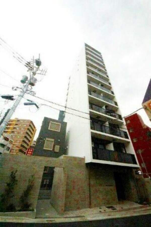 外観(鉄筋コンクリート造のがっちりとした建物。)