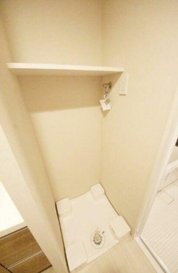 建物設備(室内洗濯機置き場。)