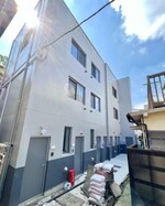 鉄筋コンクリート造のがっちりとした建物。