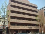 鉄筋コンクリート造のがっちりとした建物。