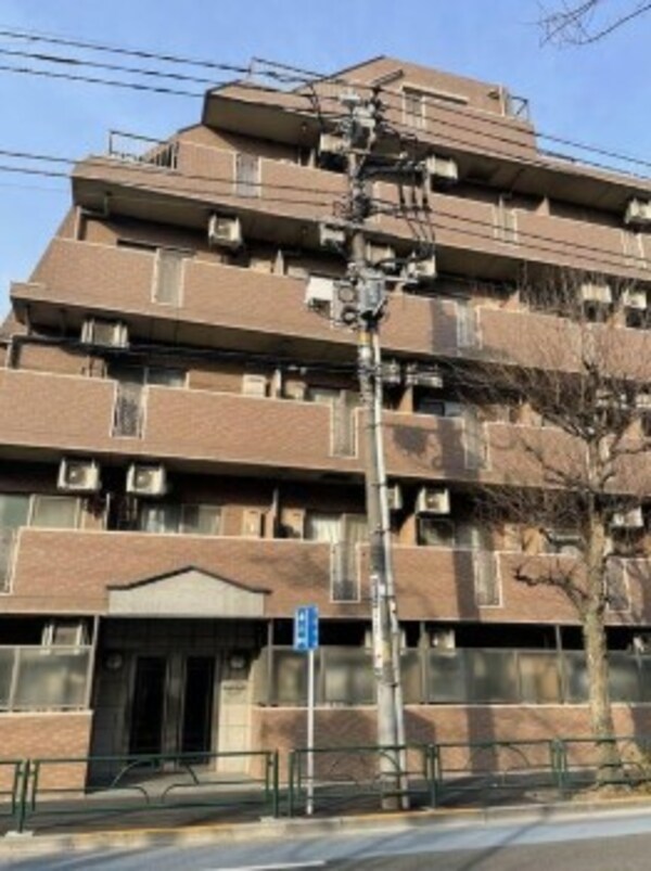外観(鉄筋コンクリート造のがっちりとした建物。)