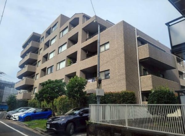 外観(鉄筋コンクリート造のがっちりとした建物。)