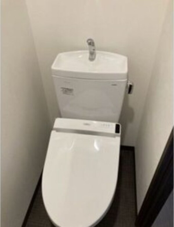 トイレ(温水洗浄便座。)