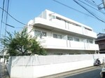 鉄筋コンクリート造のがっちりとした建物。