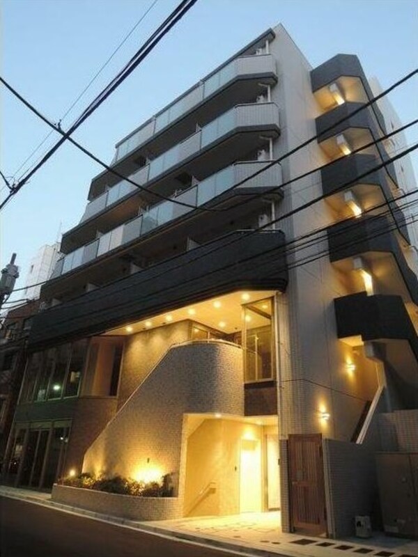 外観(鉄筋コンクリート造のがっちりとした建物。)