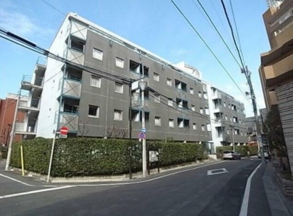 外観(鉄筋コンクリート造のがっちりとした建物。)