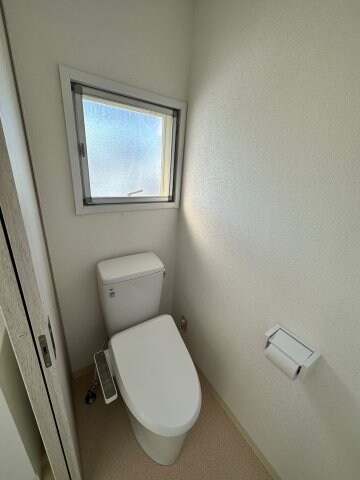 物件内観写真7　(温水洗浄便座！)