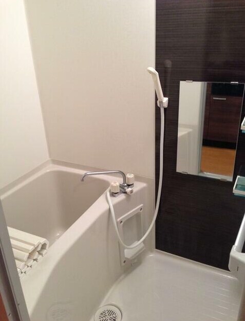 物件内観写真5　(浴室乾燥機付きバス。)