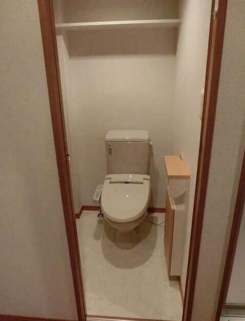 物件内観写真6　(温水洗浄便座。)