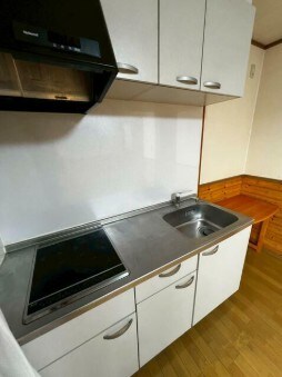 物件内観写真4　(IHクッキングヒーター。)