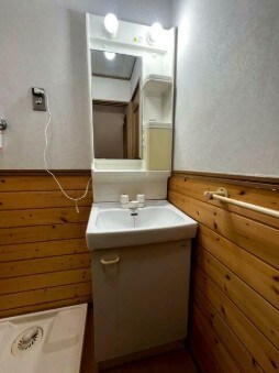 物件内観写真7　(嬉しい独立洗面台付き。)