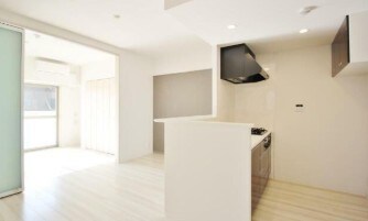 物件内観写真2　(10.8帖のきれいなLDK。)