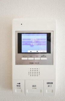 物件内観写真7　(モニター付きインターホンで防犯面も安心です！)