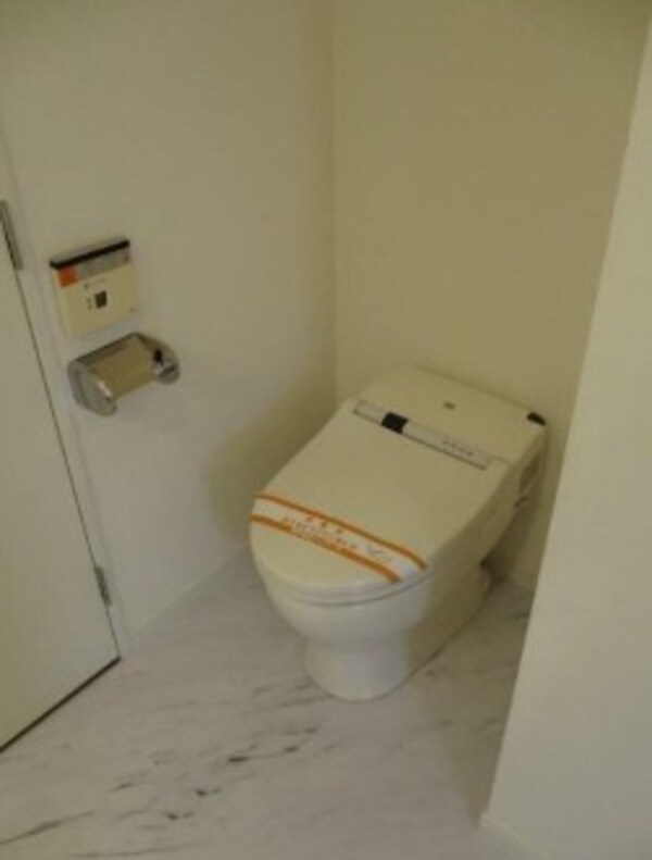 トイレ(温水洗浄便座。)