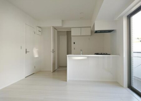 物件内観写真3　(10.7帖のLDK。)