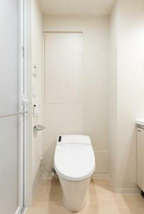 物件内観写真5　(タンクレストイレ。)