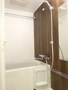 物件内観写真4　(浴室乾燥機付きバス。)