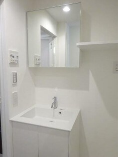 物件内観写真6　(嬉しい独立洗面台付き。)