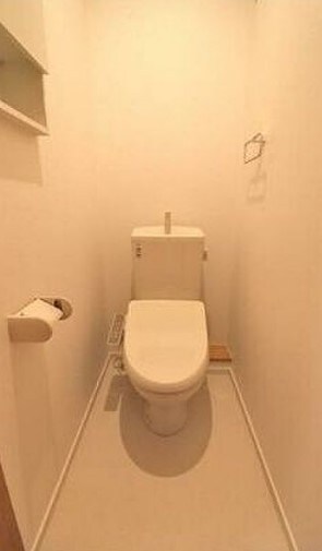 物件内観写真6　(温水洗浄便座。)