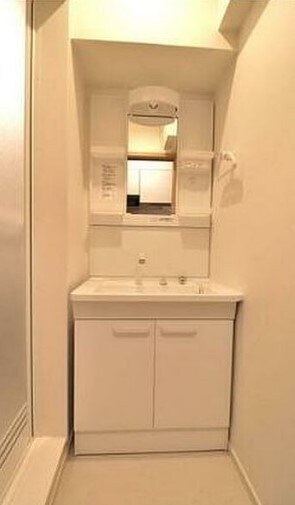 物件内観写真7　(嬉しい独立洗面台付き。)