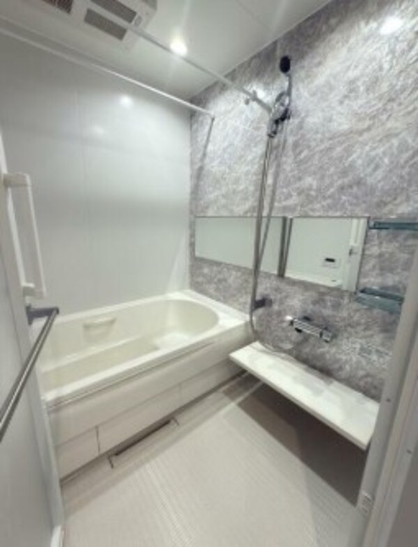 浴室(追い焚き機能、浴室乾燥機付きバス。)