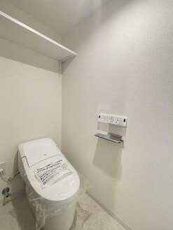 物件内観写真5　(温水洗浄便座。)